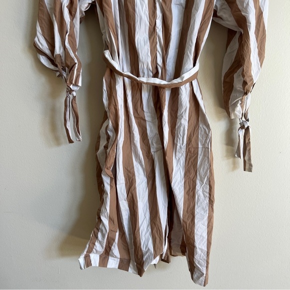 Mr Larkin Ahinaa Striped Tan and White light weight long coat. Size Medium - Picture 8 of 9